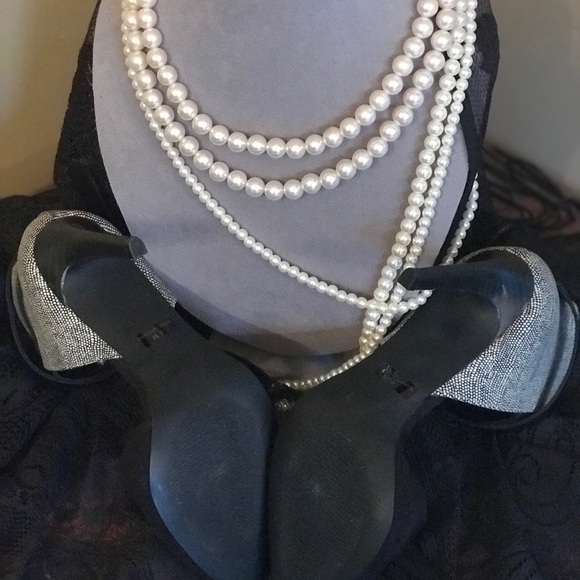 Black and cream 👠 heels! - Picture 5 of 6